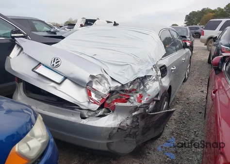 2015 Volkswagen Passat 1.8T Limited Edition from USA, damaged, VIN 1VWAT7A32FC113207